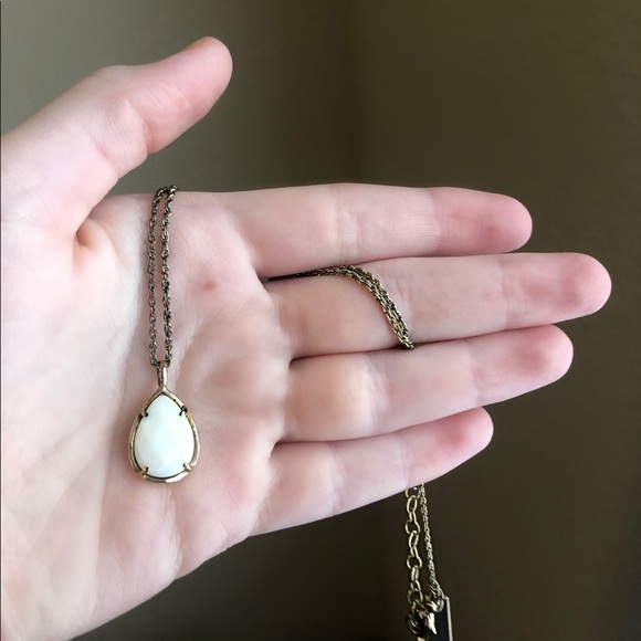 Kendra Scott White Teardrop Necklace - Picture 1 of 1